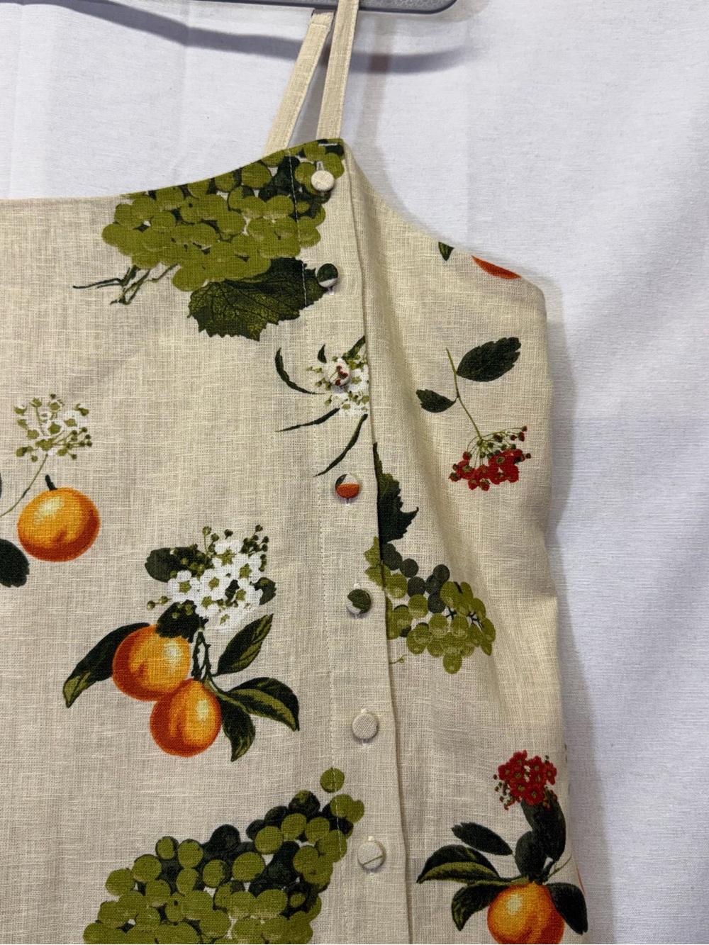Abercrombie & Fitch Linen Blend Button Skort in a tan fruit pattern.XLT - Picture 3 of 10